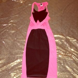 🐝 PINK & BLACK STRETCHY CUT OUT DRESS SIZE SMALL